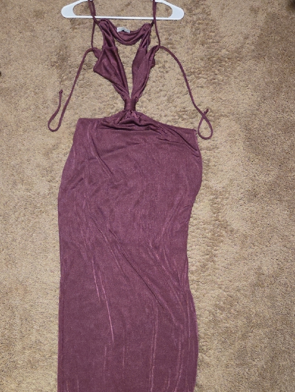 Women's Maxi Dress with Twist Front and Strappy Back - Plum